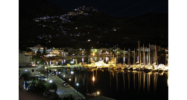 Serifos-island-by night