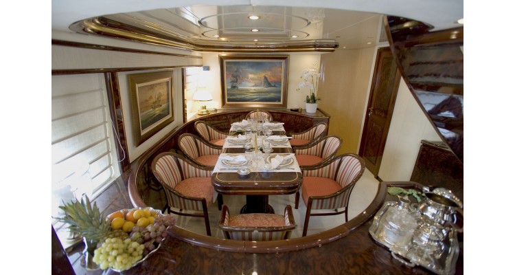 yacht-dining room