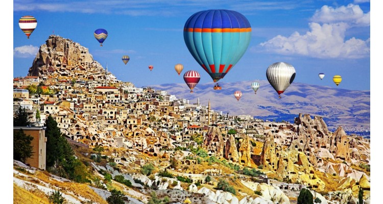 Cappadocia-Turkey-balloons