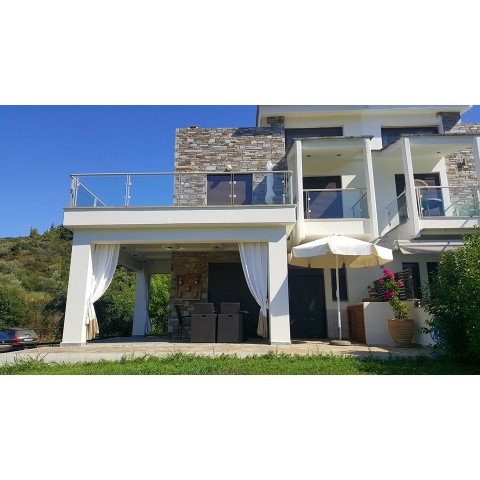 Azapiko-outdoor