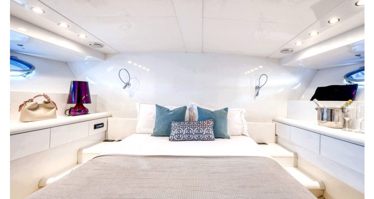 prive cruises-eloi boat