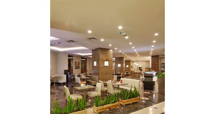 Otel Ramada Plaza by Wyndham-İzmir-yemek odası