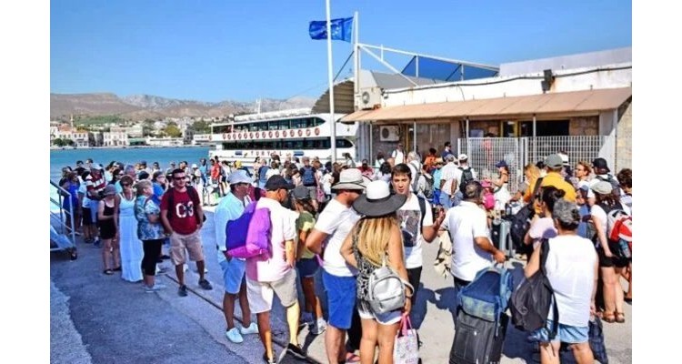 Ege kıyıları ile Yunanistan adaları arasında feribot seferleri