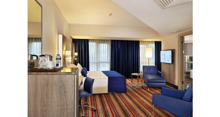 hotel Ramada Plaza by Wyndham-Izmir-room