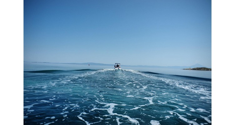 On Waves -Boat Rental
