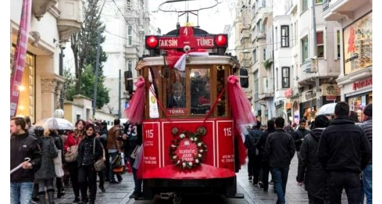 Istanbul-Christmas-Istiklal